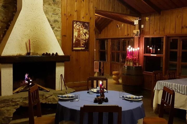 Dining 12 of 17