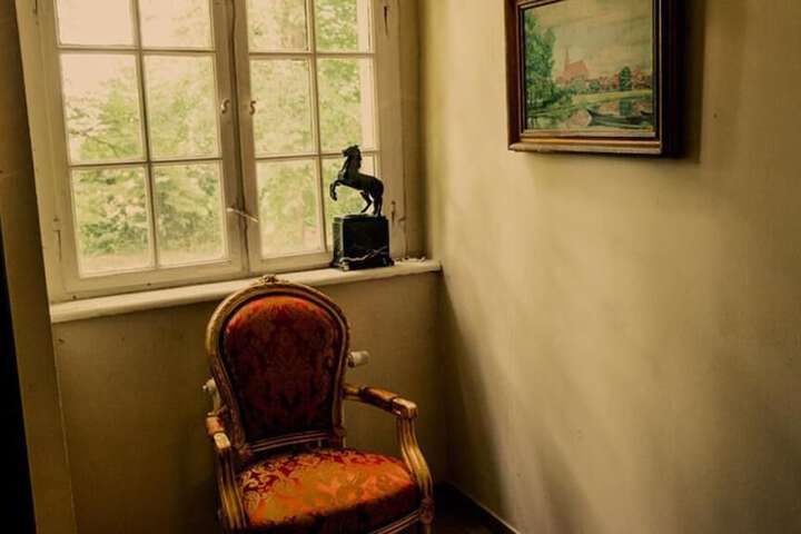 Room 5 of 38