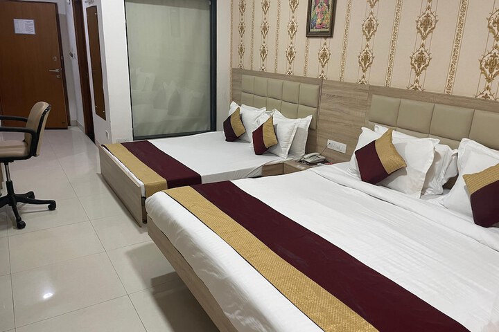 Room 12 of 24