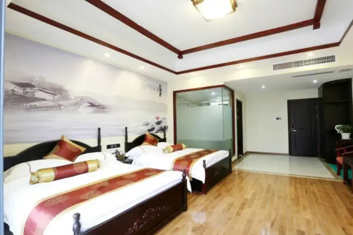 Room 3 of 20