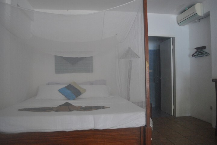 Room 10 of 79