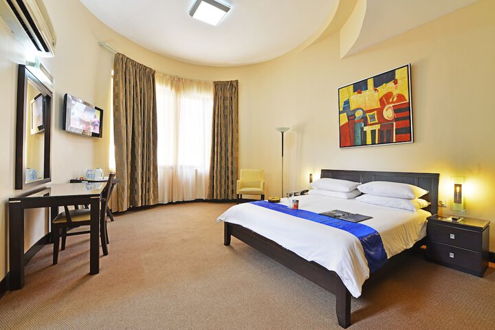Room 4 of 42