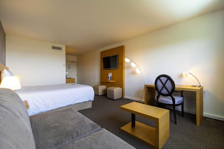 Room 18 of 85