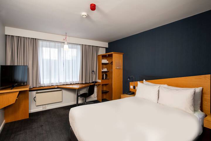 Room 15 of 48