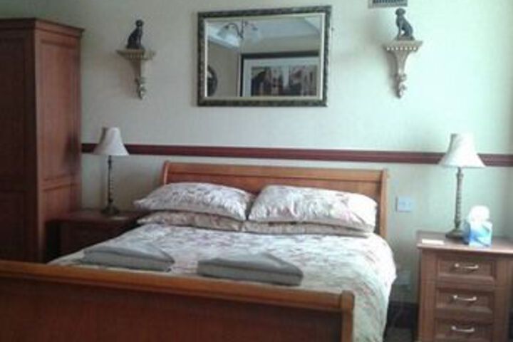 Room 8 of 17