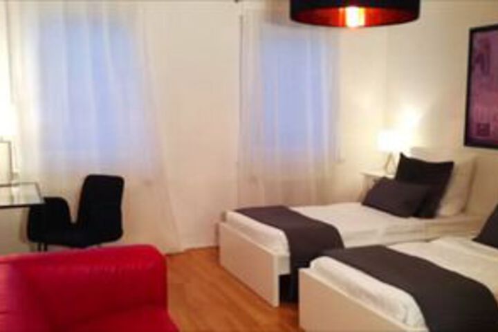 Room 28 of 34