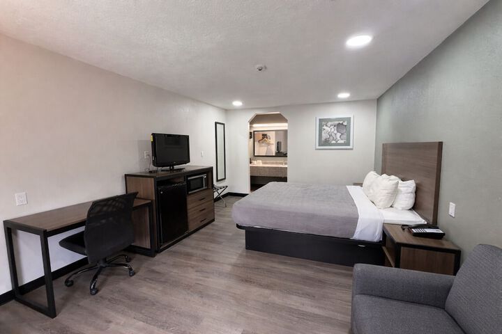 Room 4 of 48