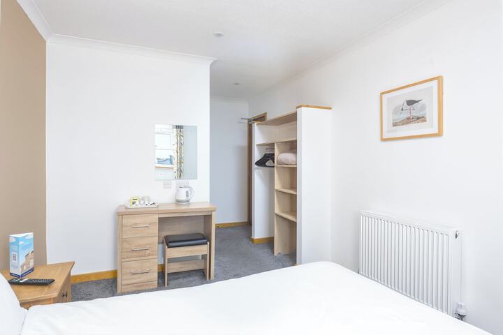 Room 19 of 34