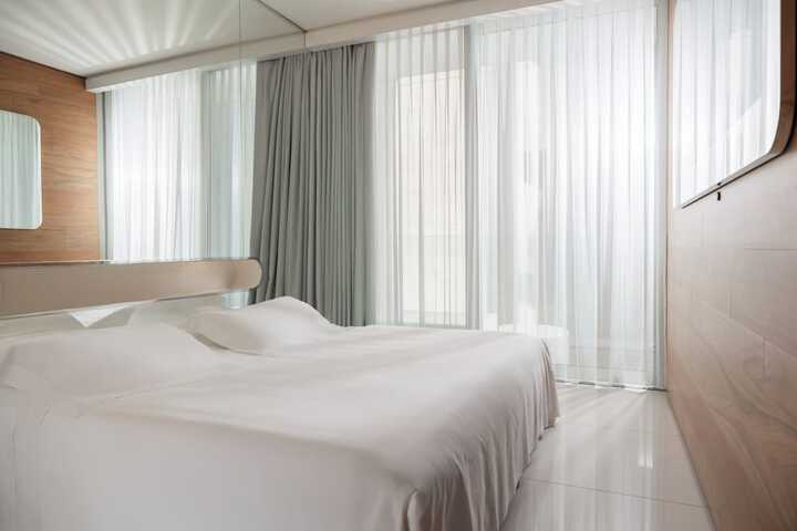 Room 44 of 101