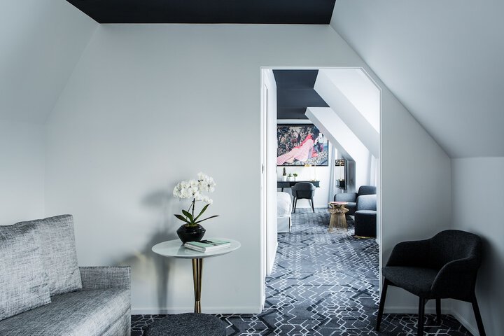 Room 16 of 79