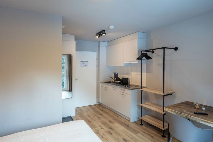 Room 7 of 32