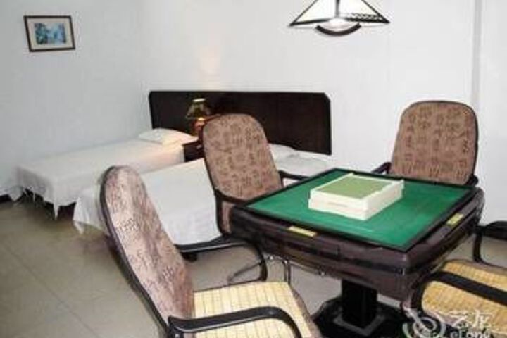 Room 4 of 11