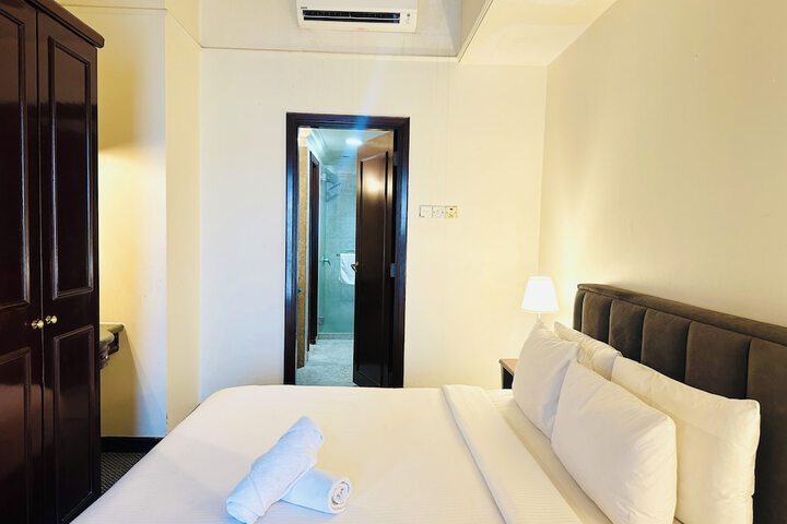 Room 28 of 95