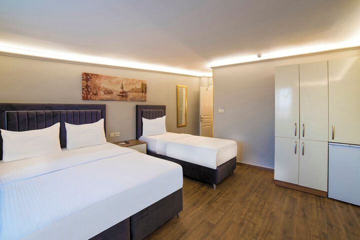Room 35 of 106