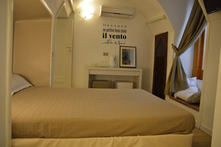 Room 43 of 123