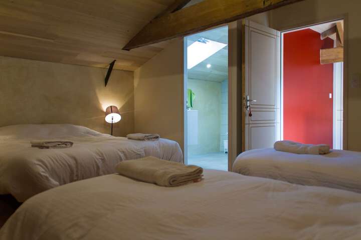 Room 10 of 26