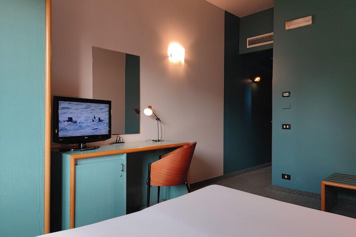 Room 15 of 47