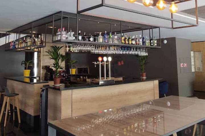 Lounge 59 of 75