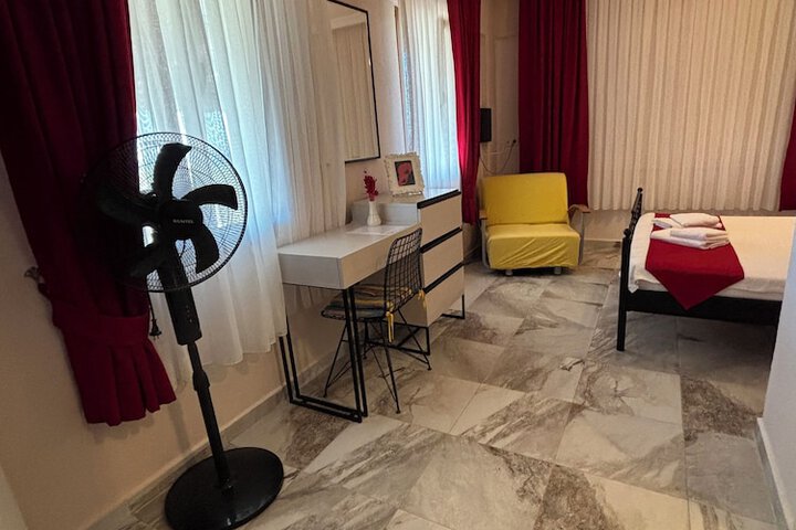 Room 30 of 108
