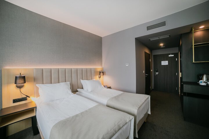 Room 14 of 35