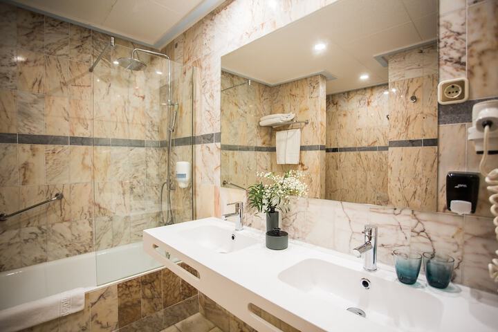 Clean Restrooms