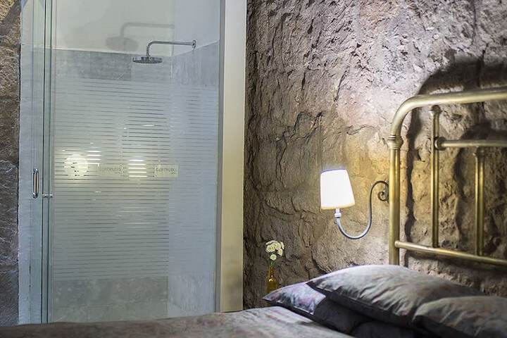 Room 5 of 36