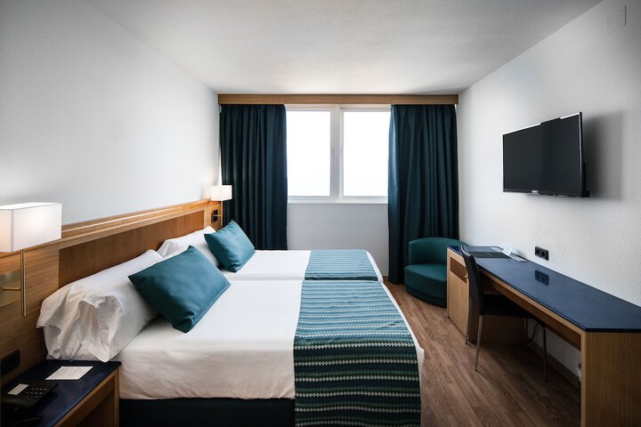 Room 8 of 48