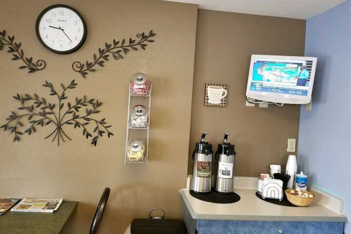 Breakfast/Coffee Service 11 of 14