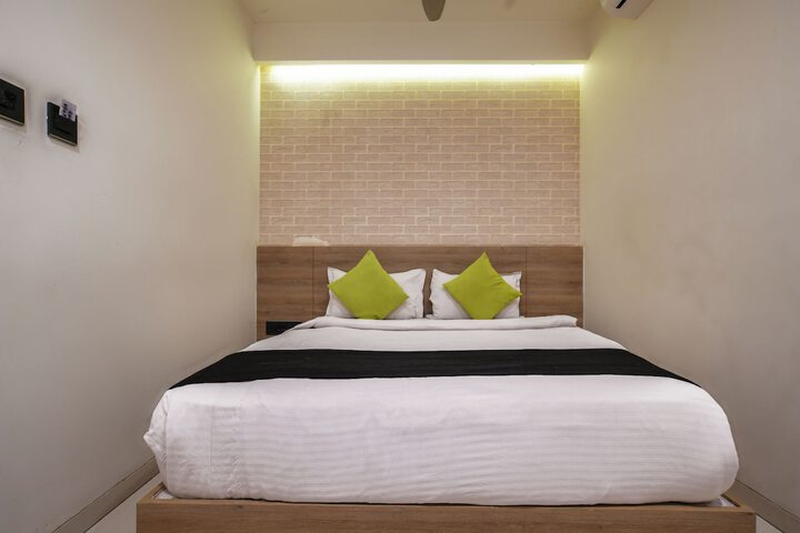 Room 11 of 29