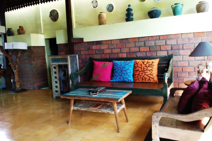 Guest Lobby