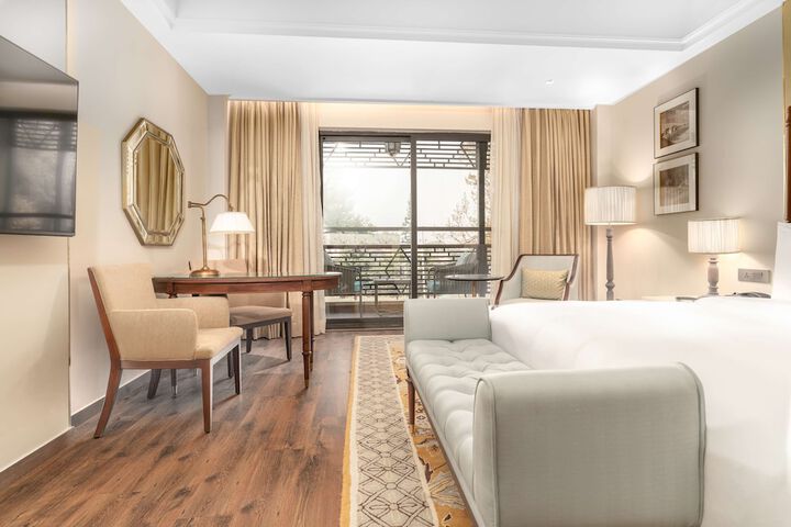 Room 15 of 191