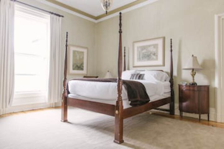 Room 52 of 174