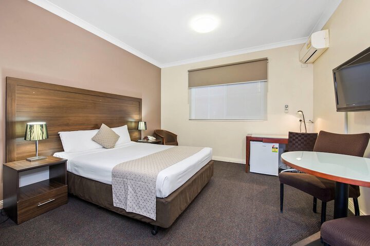 Room 13 of 44