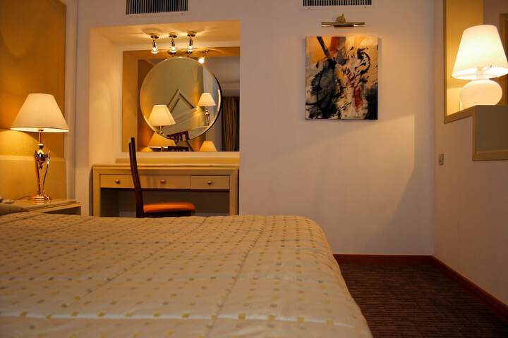 Room 52 of 91