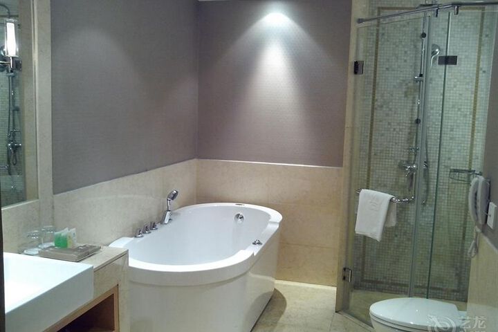 Room 13 of 75