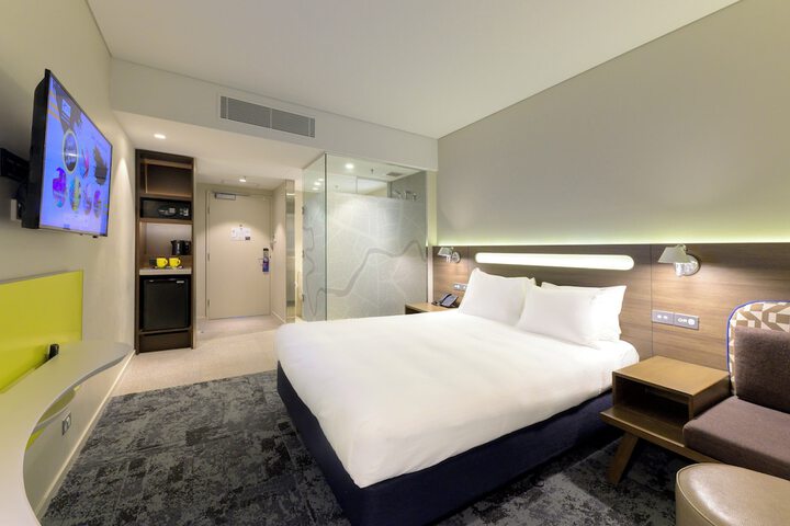 Room 7 of 40