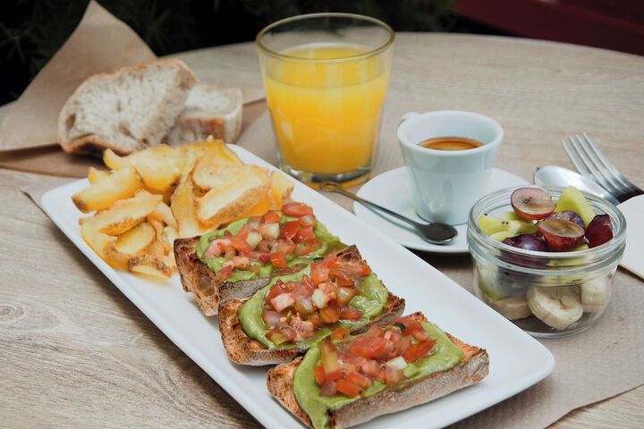 Breakfast/Coffee Service 38 of 62