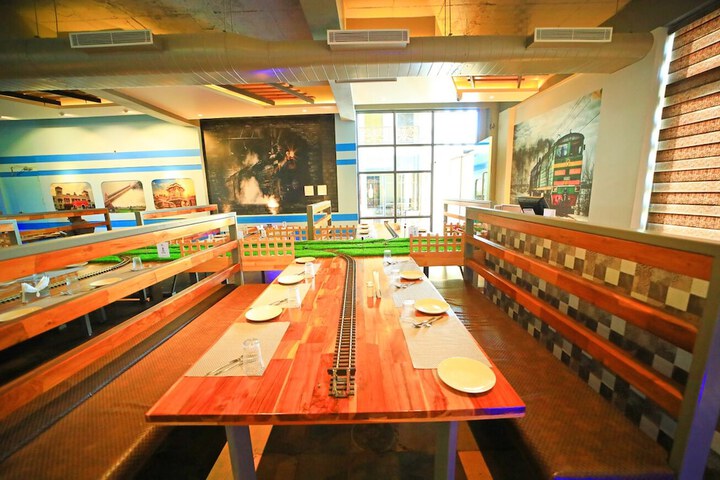 Dining 9 of 10
