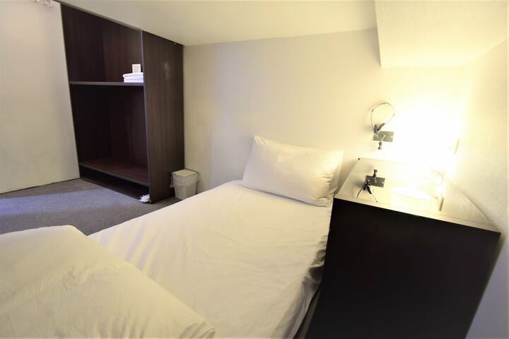 Room 19 of 44