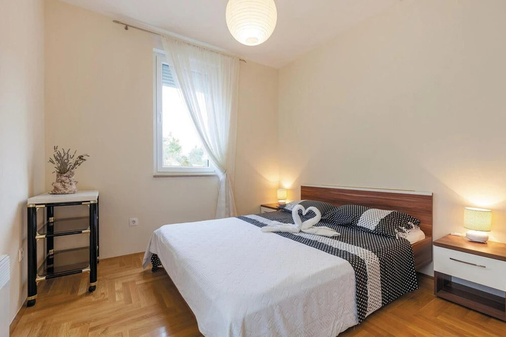 Nice Home in Podstrana With Wifi and 2 Bedrooms