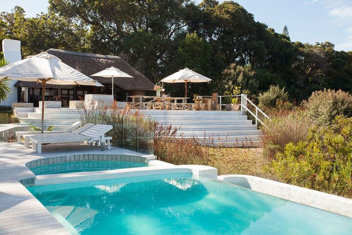 Hotel Pool