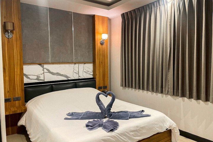 Room 2 of 36