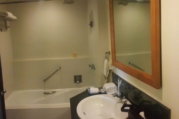Room 35 of 51