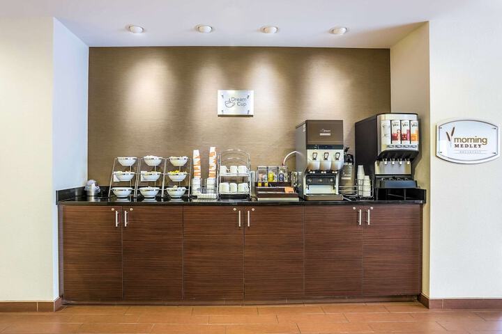 Breakfast area
