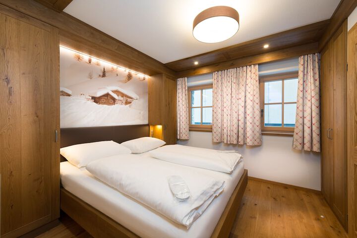 Room 45 of 200