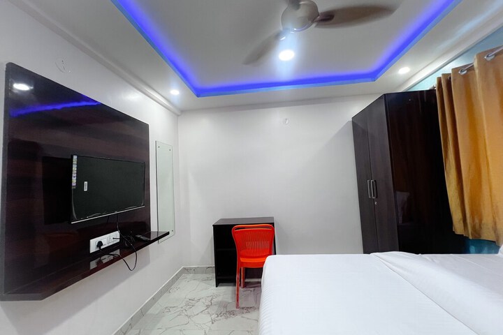 Room 12 of 42
