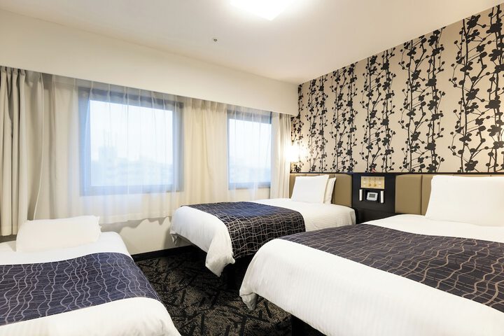 Room 6 of 16
