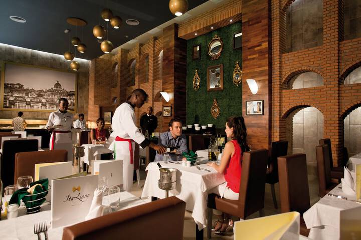 Dining 67 of 99