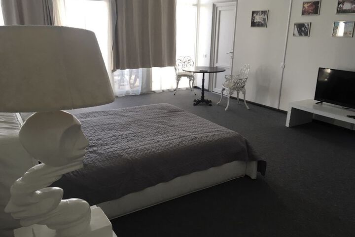 Room 4 of 26