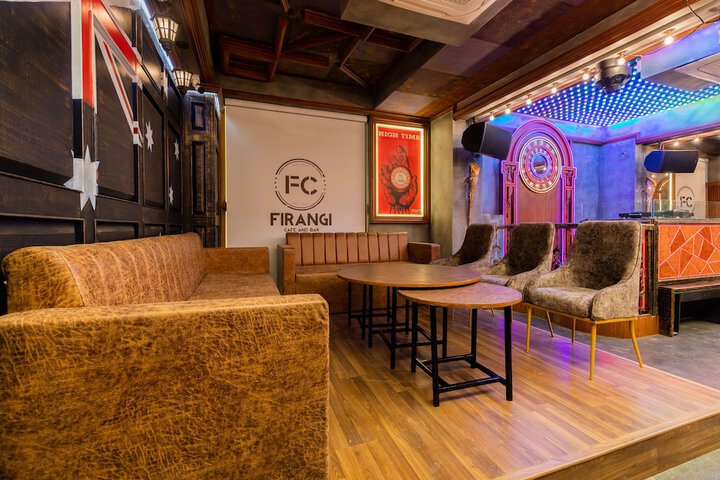 Lounge 55 of 62